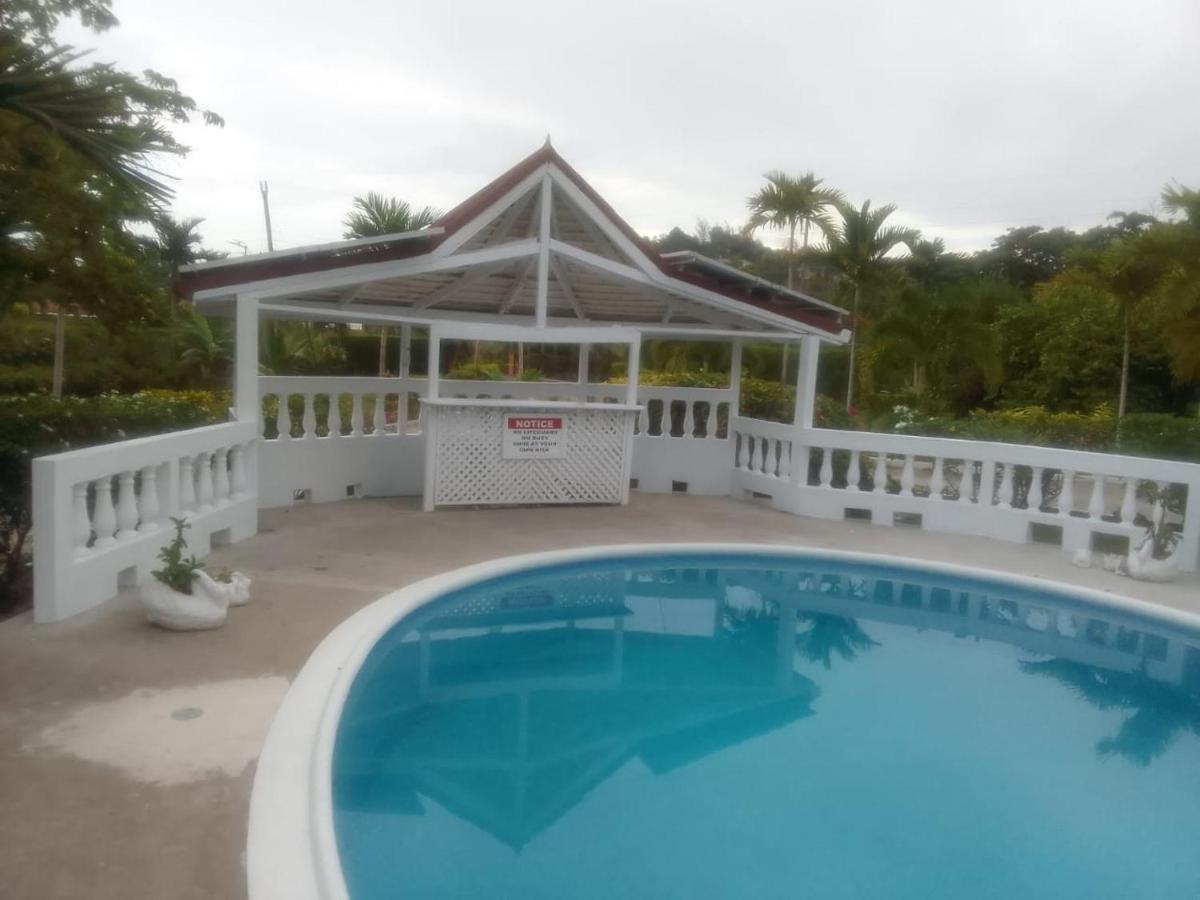 Whistling Villa Runaway Bay Luaran gambar
