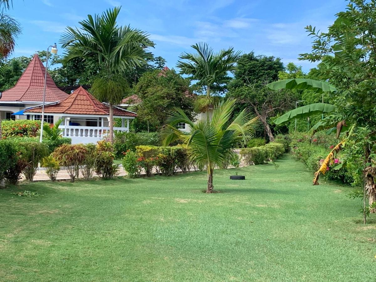Whistling Villa Runaway Bay Luaran gambar