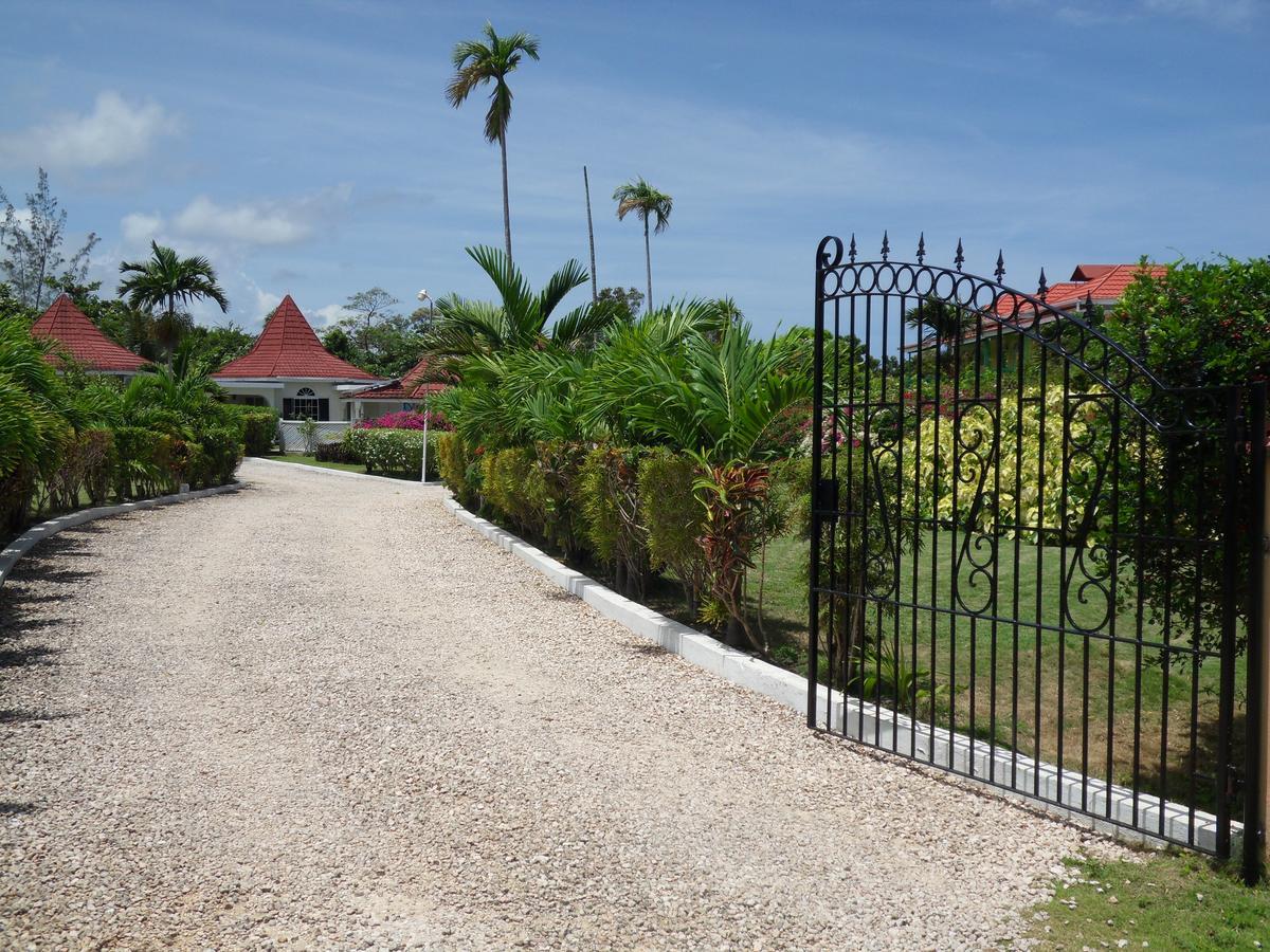 Whistling Villa Runaway Bay Luaran gambar