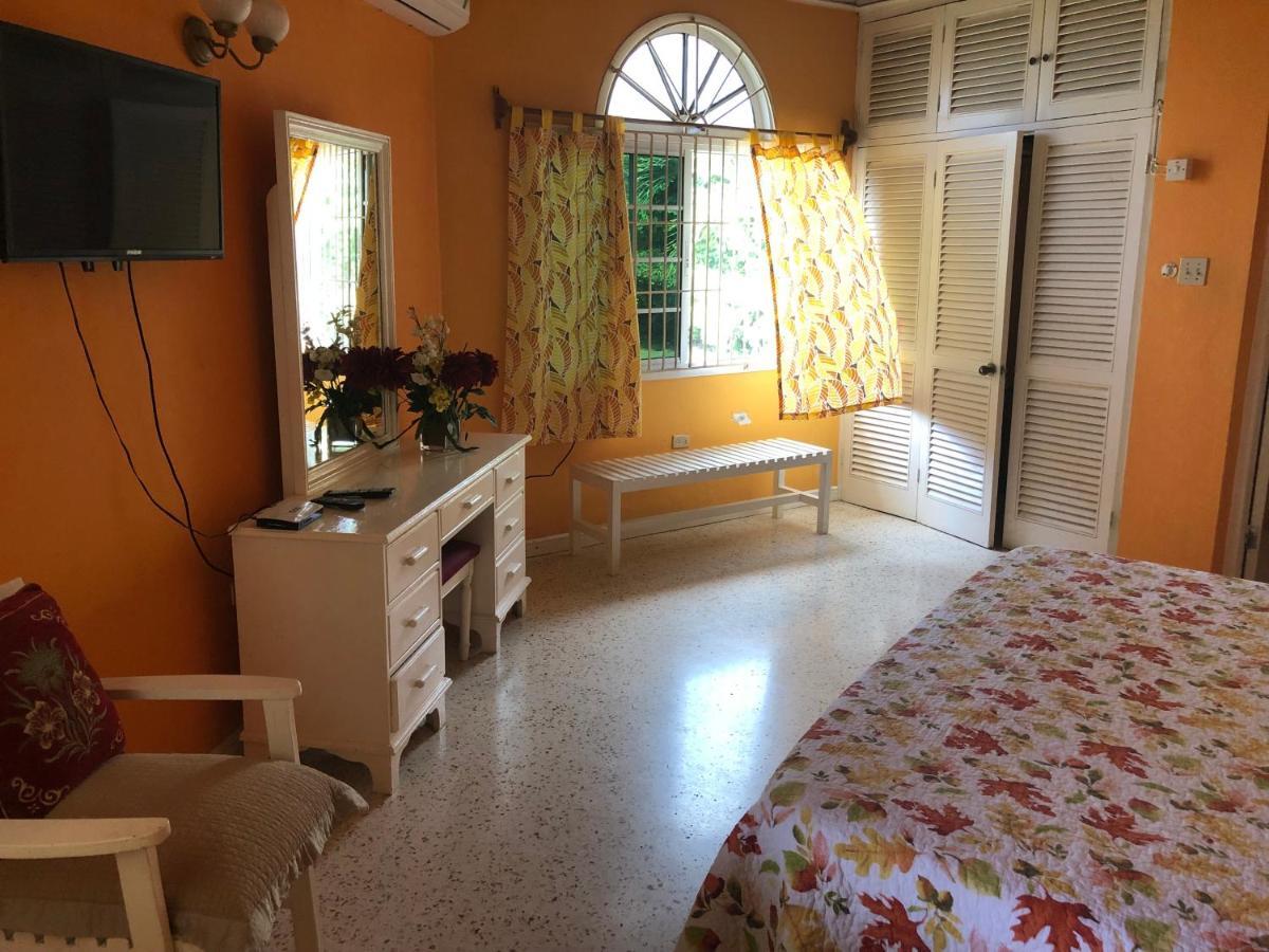 Whistling Villa Runaway Bay Luaran gambar
